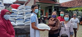 Penyaluran bansos beras Pemerintah kepada keluarga PKH Kelurahan Warungboto Tahap 3